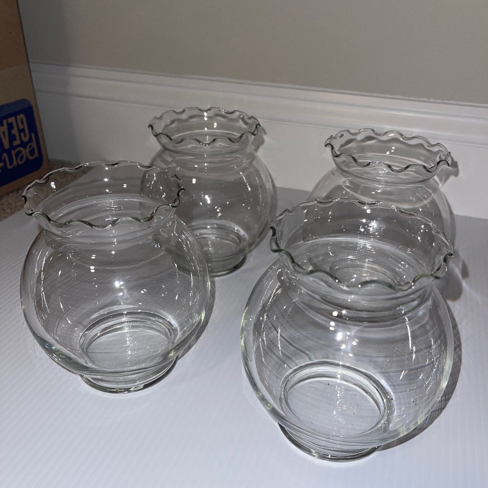 4 Round Clear Glass 5” Vases Ruffle Edge - Picture 8 of 8